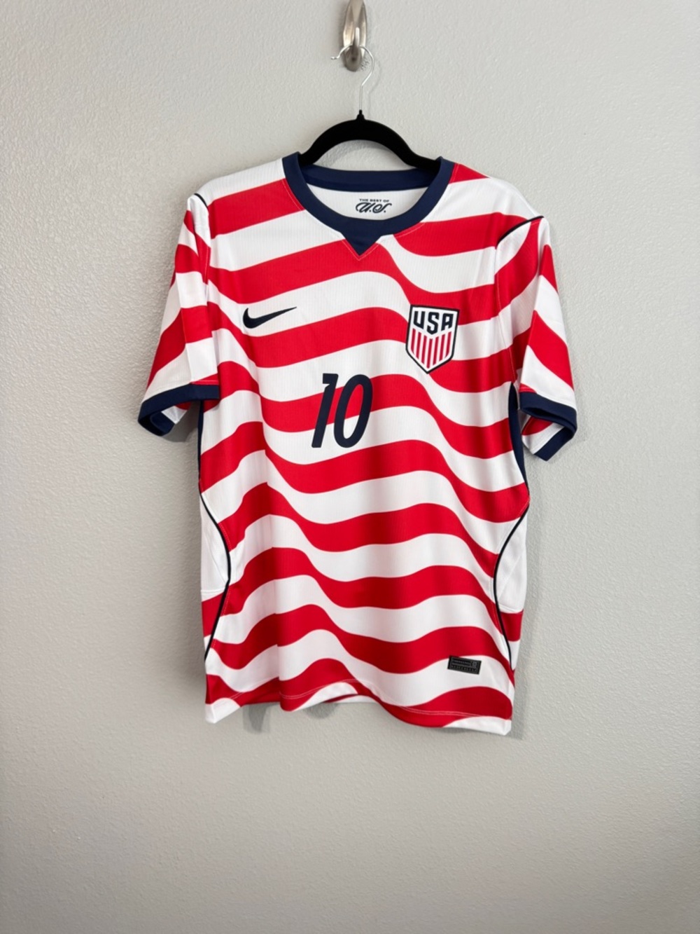 Christian Pulisic #10 USMNT World Cup 2026 Soccer Jersey - White & Red - Picture 2 of 4